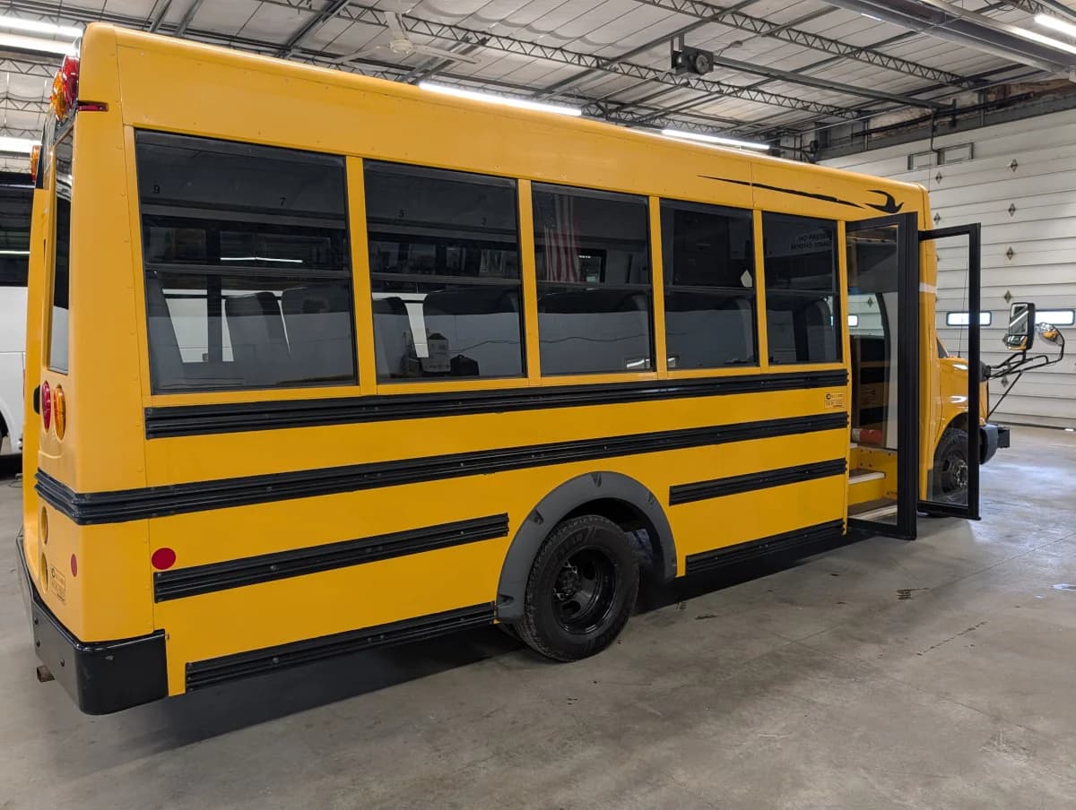 2013 Chevrolet Microbird 28P - Thumbnail 3 2013 Chevrolet Microbird 28P - Thumbnail 3