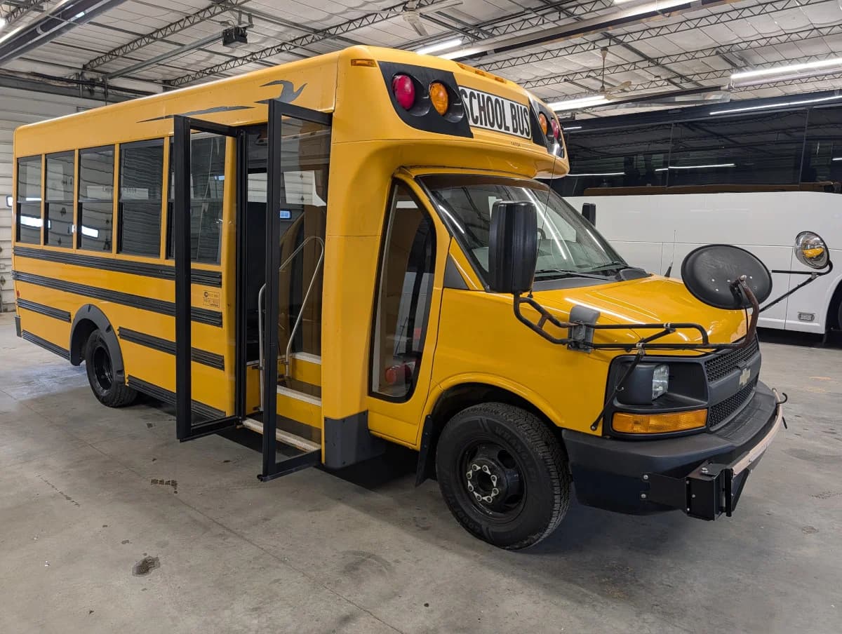 2013 Chevrolet Microbird 28P - Thumbnail 2 2013 Chevrolet Microbird 28P - Thumbnail 2