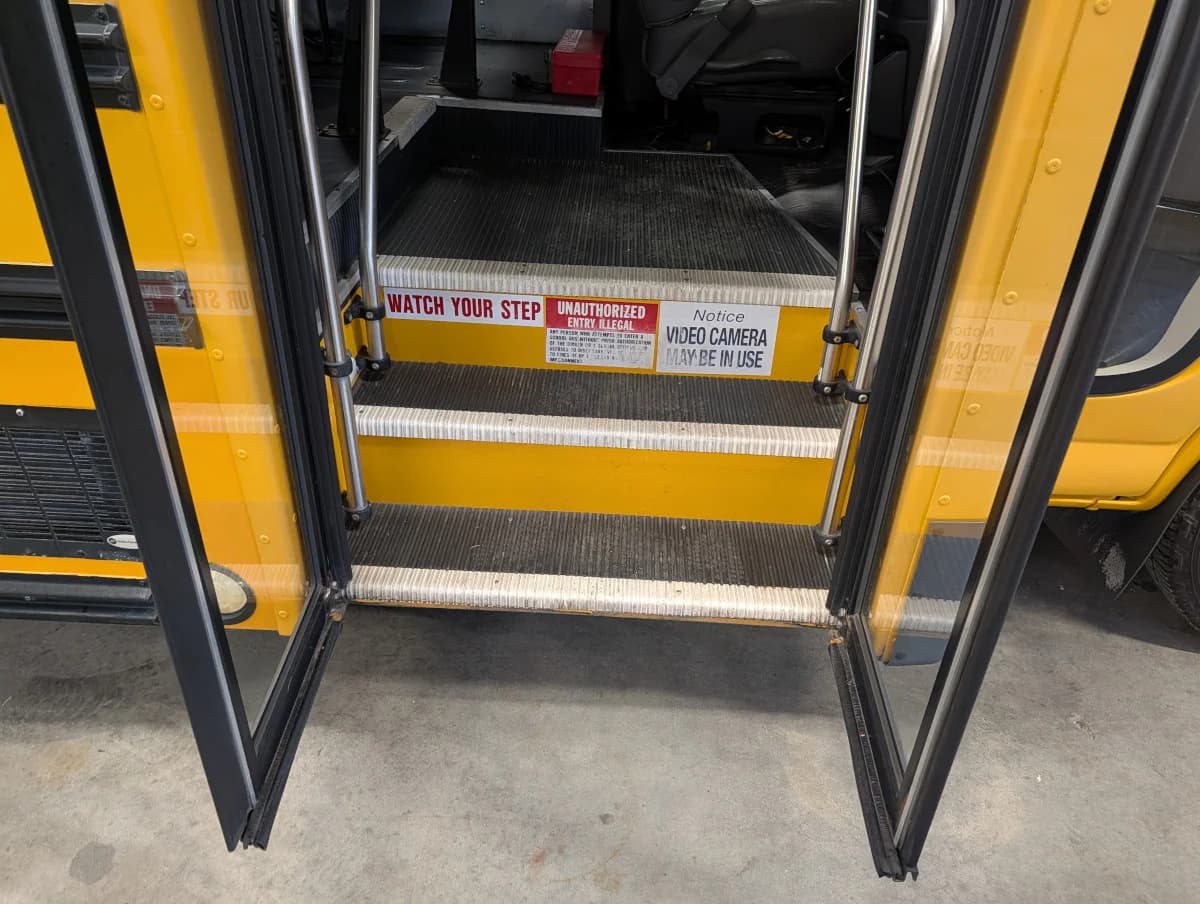 2013 Chevrolet Microbird 18P ADA - Thumbnail 5 2013 Chevrolet Microbird 18P ADA - Thumbnail 5