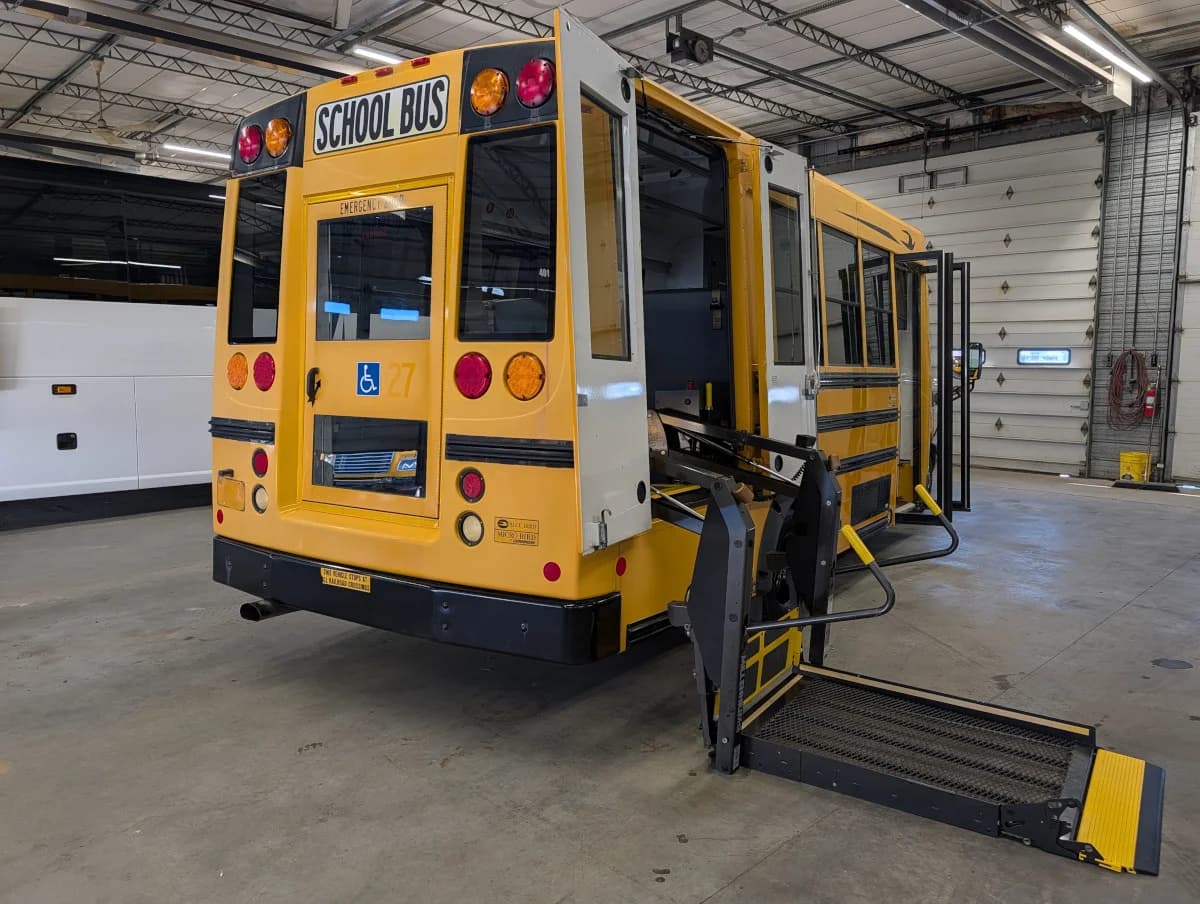 2013 Chevrolet Microbird 18P ADA - Thumbnail 27 2013 Chevrolet Microbird 18P ADA - Thumbnail 27