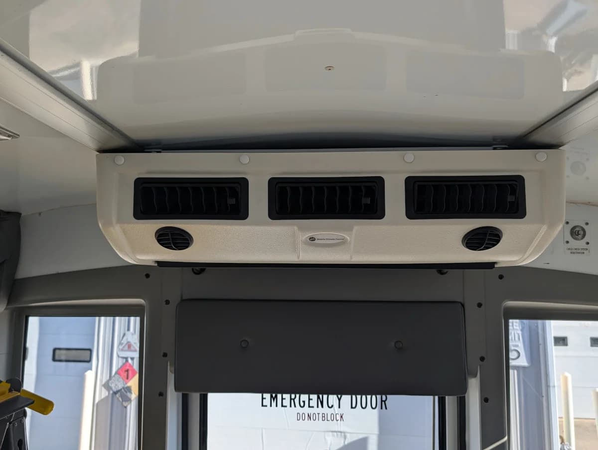 2013 Chevrolet Microbird 18P ADA - Thumbnail 10 2013 Chevrolet Microbird 18P ADA - Thumbnail 10