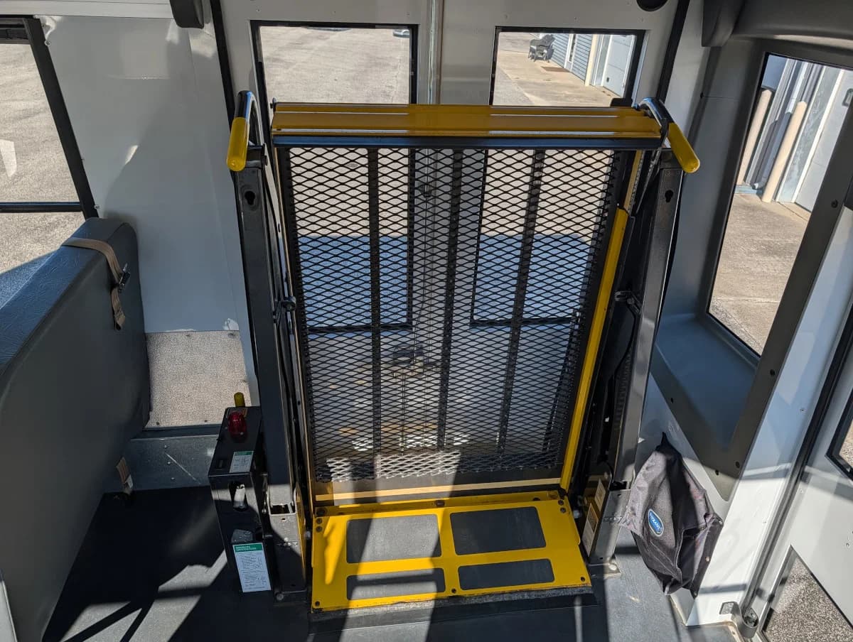 2013 Chevrolet Microbird 18P ADA - Thumbnail 12 2013 Chevrolet Microbird 18P ADA - Thumbnail 12