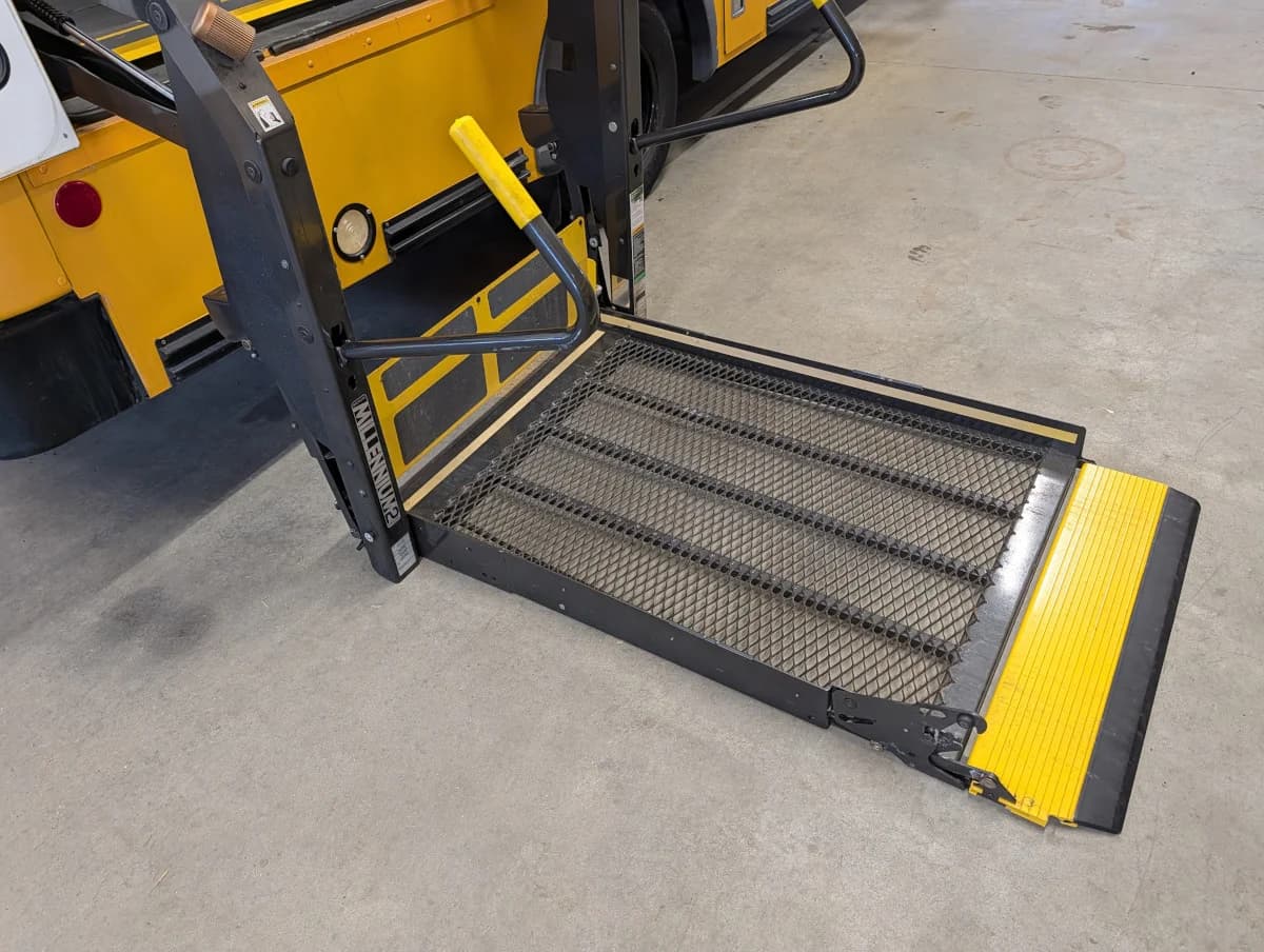 2013 Chevrolet Microbird 18P ADA - Thumbnail 27 2013 Chevrolet Microbird 18P ADA - Thumbnail 27