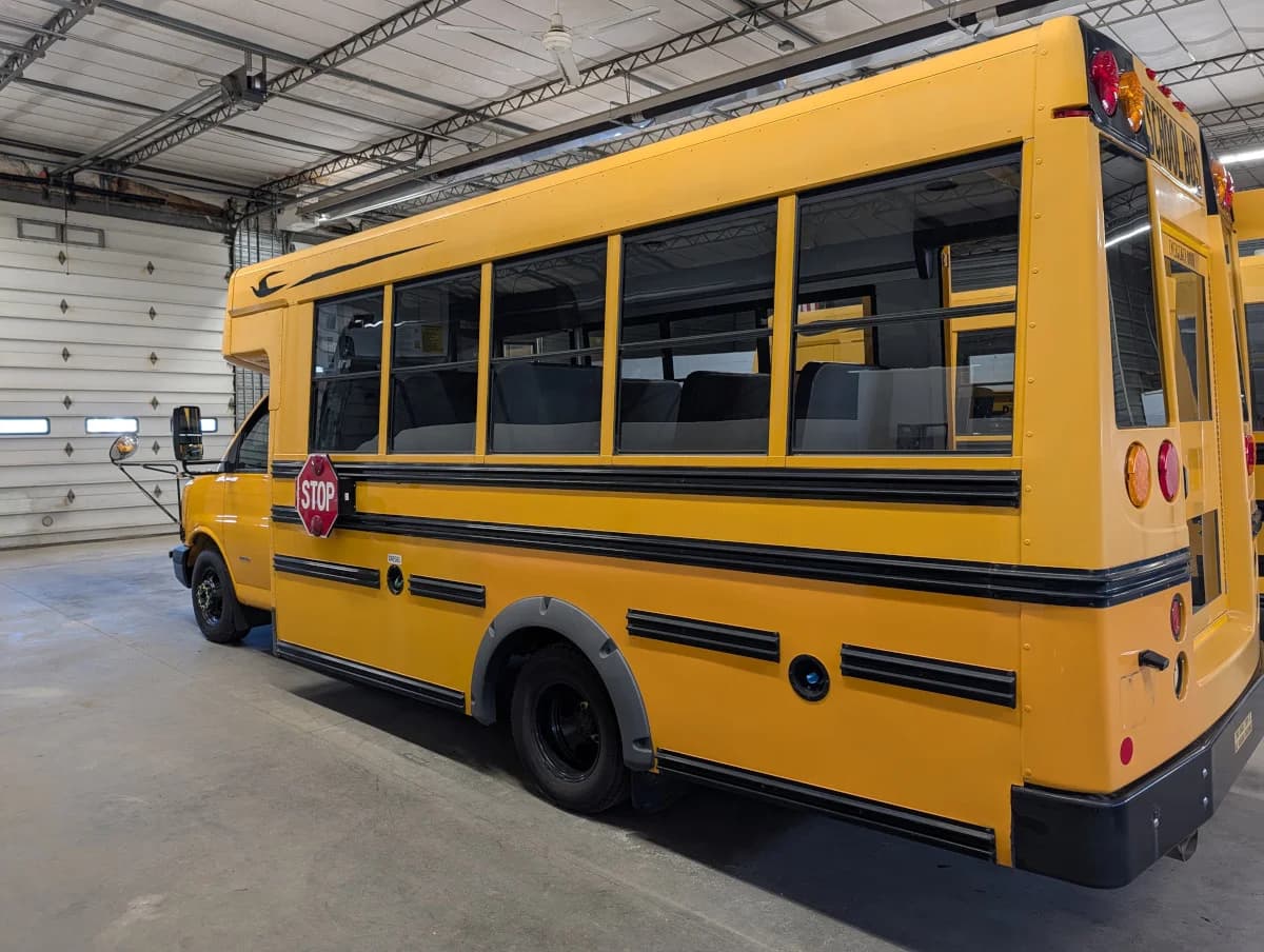 2013 Chevrolet Microbird 18P ADA - Thumbnail 4 2013 Chevrolet Microbird 18P ADA - Thumbnail 4