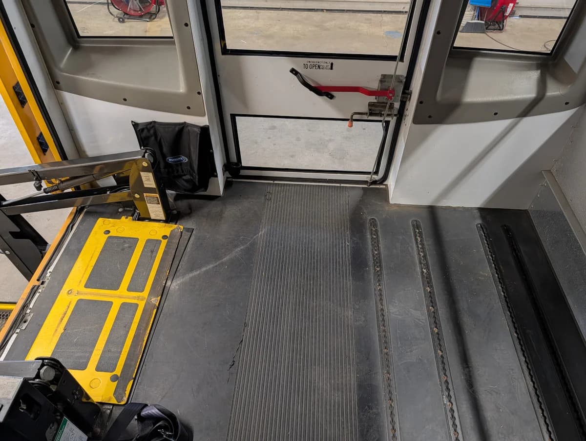 2013 Chevrolet Microbird 18P ADA - Thumbnail 13 2013 Chevrolet Microbird 18P ADA - Thumbnail 13