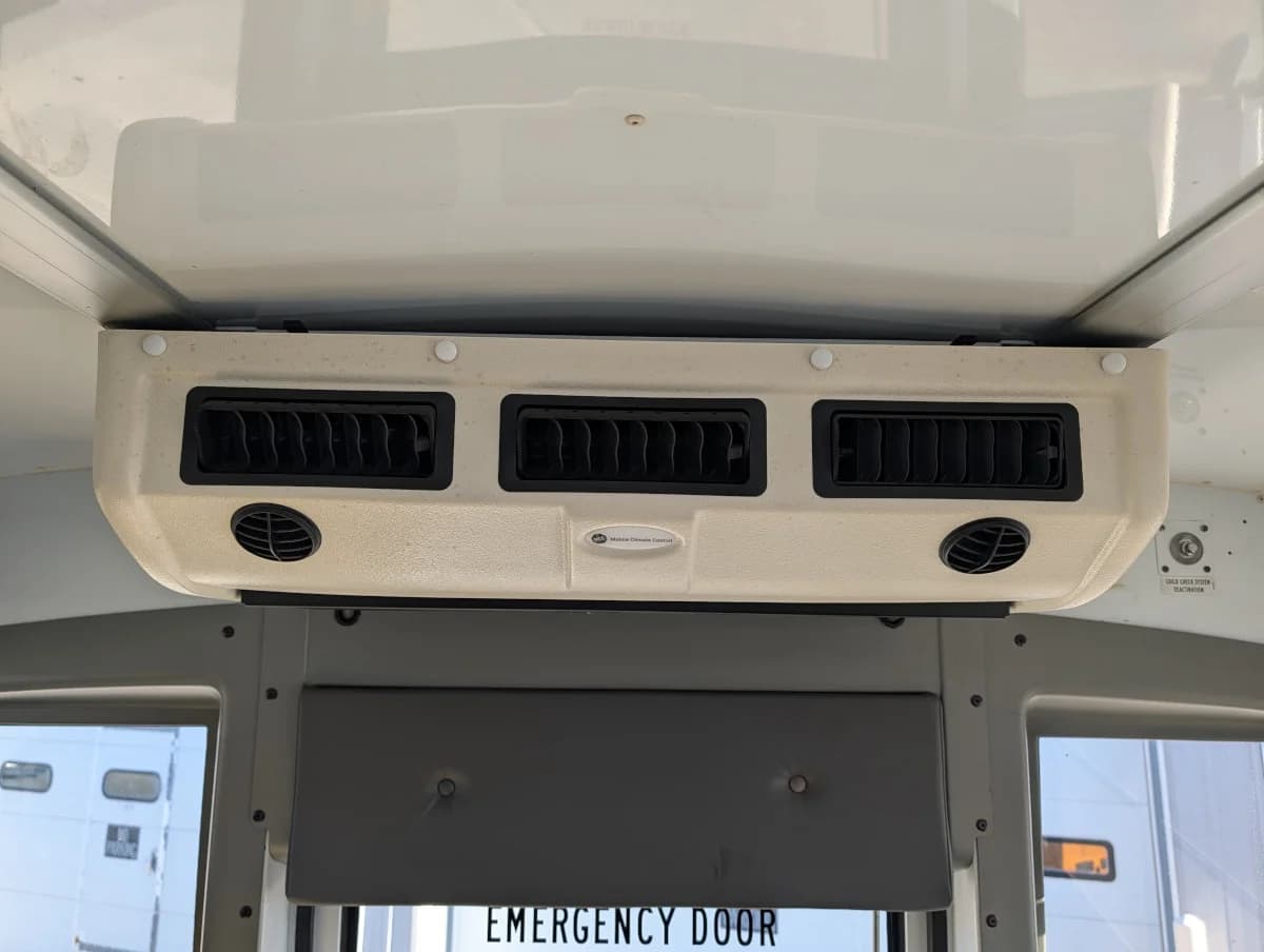 2013 Chevrolet Microbird 18P ADA - Thumbnail 10 2013 Chevrolet Microbird 18P ADA - Thumbnail 10