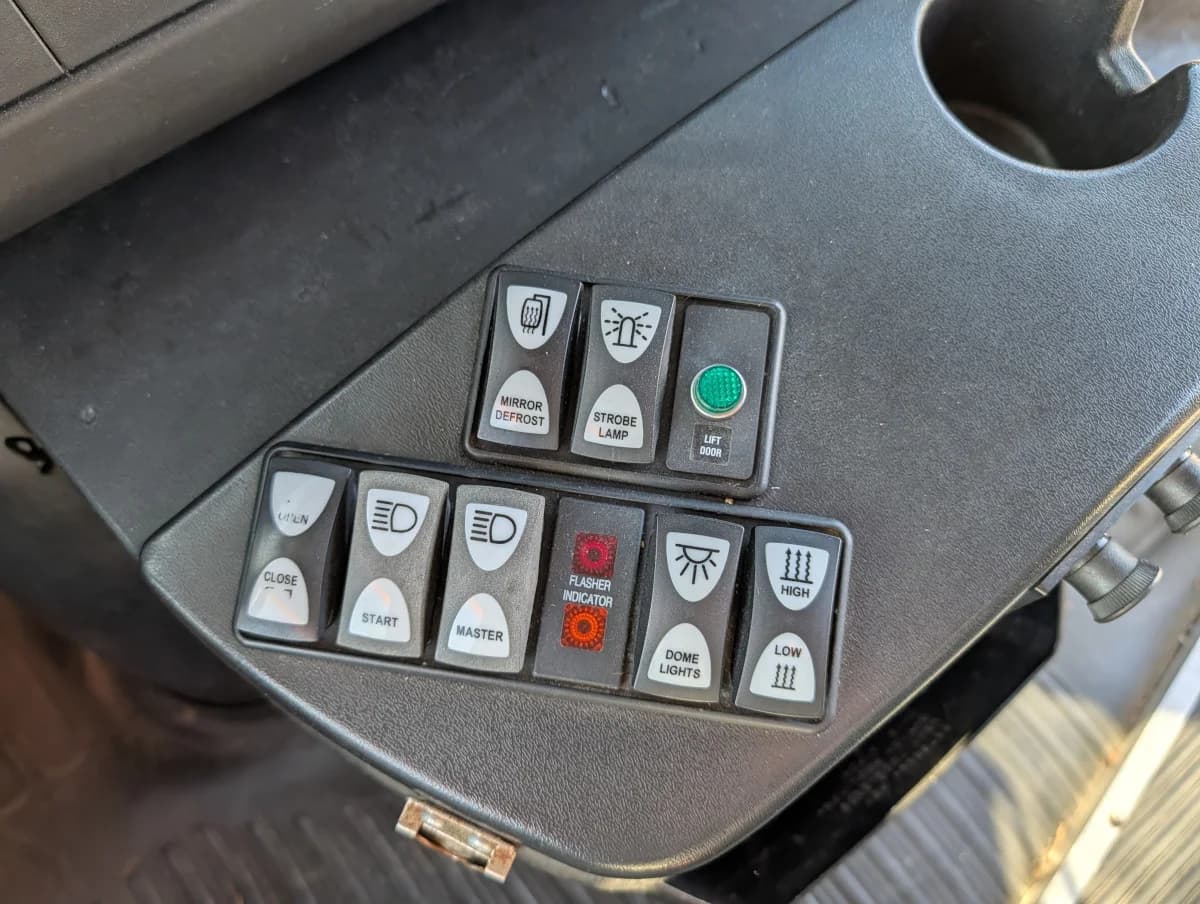 2013 Chevrolet Microbird 18P ADA - Thumbnail 21 2013 Chevrolet Microbird 18P ADA - Thumbnail 21