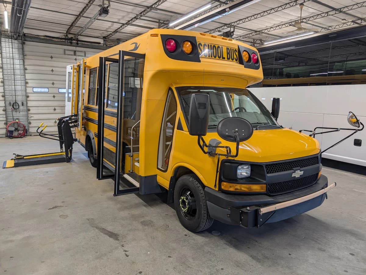 2013 Chevrolet Microbird 18P ADA - Thumbnail 28 2013 Chevrolet Microbird 18P ADA - Thumbnail 28