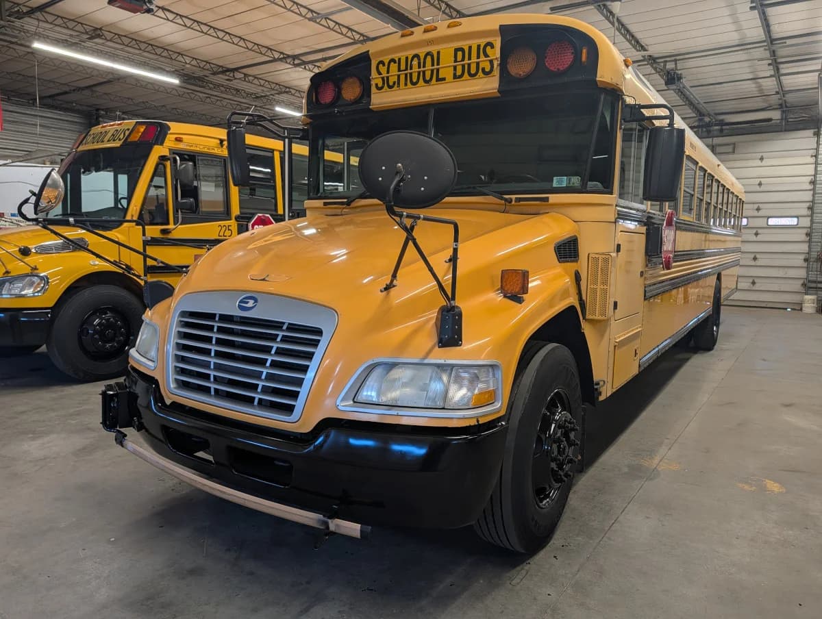 2012 Blue Bird Vision 72P - Thumbnail 15 2012 Blue Bird Vision 72P - Thumbnail 15