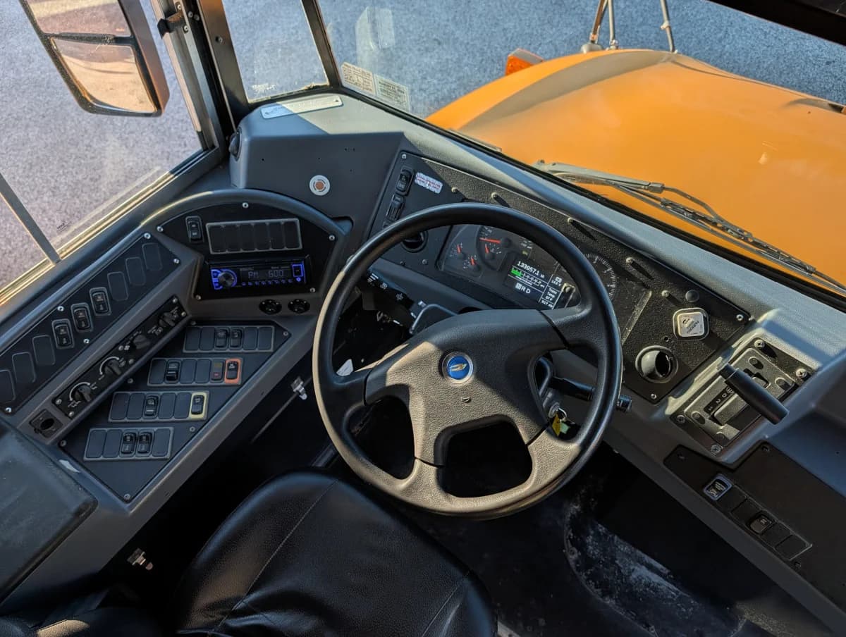 2012 Blue Bird Vision 72P - Thumbnail 6 2012 Blue Bird Vision 72P - Thumbnail 6