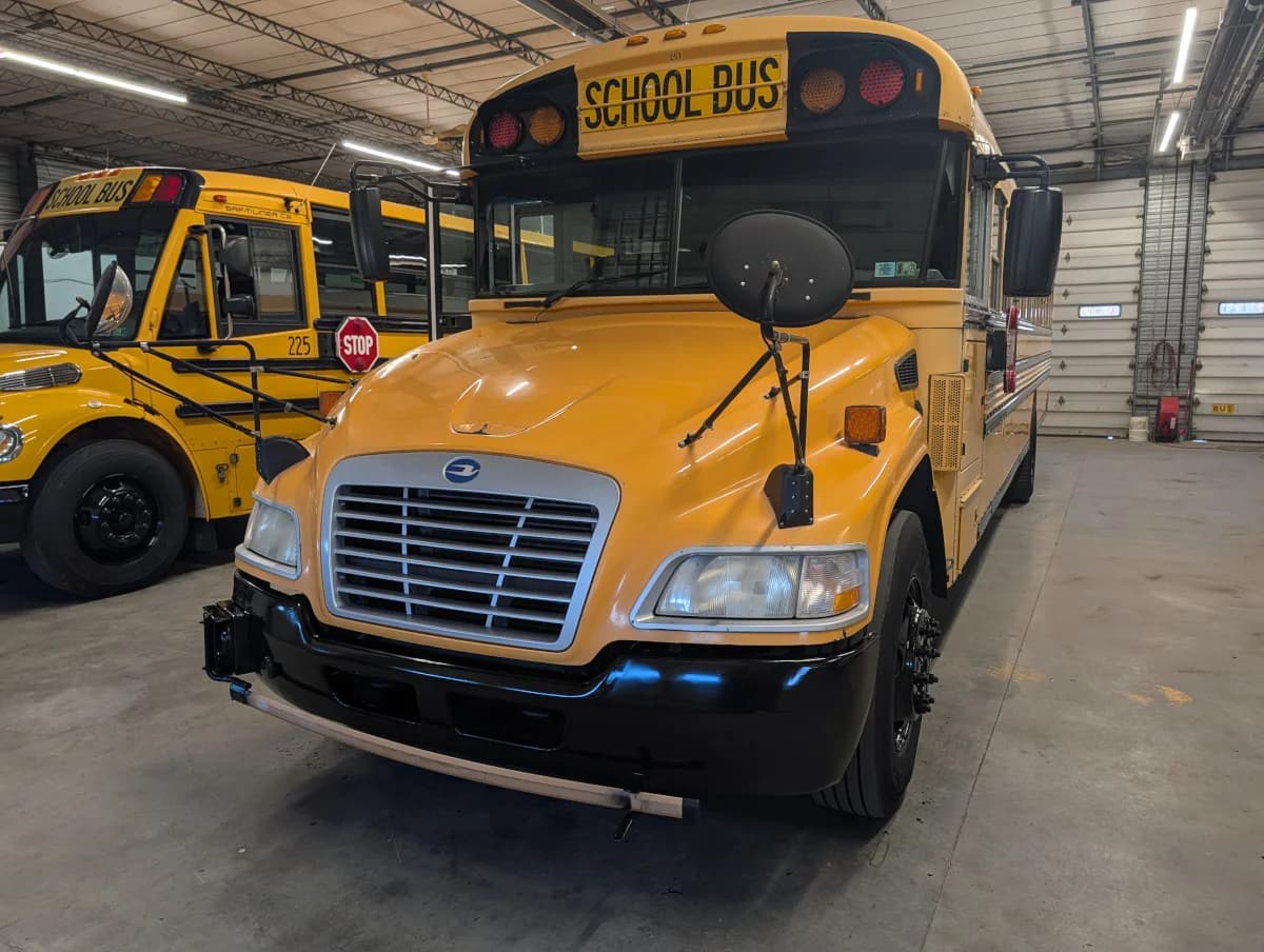 2012 Blue Bird Vision 72P - Thumbnail 16 2012 Blue Bird Vision 72P - Thumbnail 16