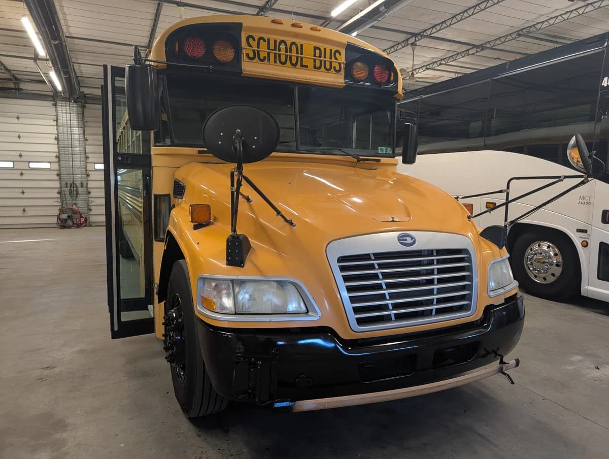 2012 Blue Bird Vision 72P - Thumbnail 17 2012 Blue Bird Vision 72P - Thumbnail 17