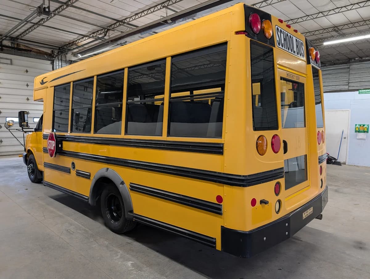 2013 Chevrolet MicroBird 28P AC - Thumbnail 4 2013 Chevrolet MicroBird 28P AC - Thumbnail 4