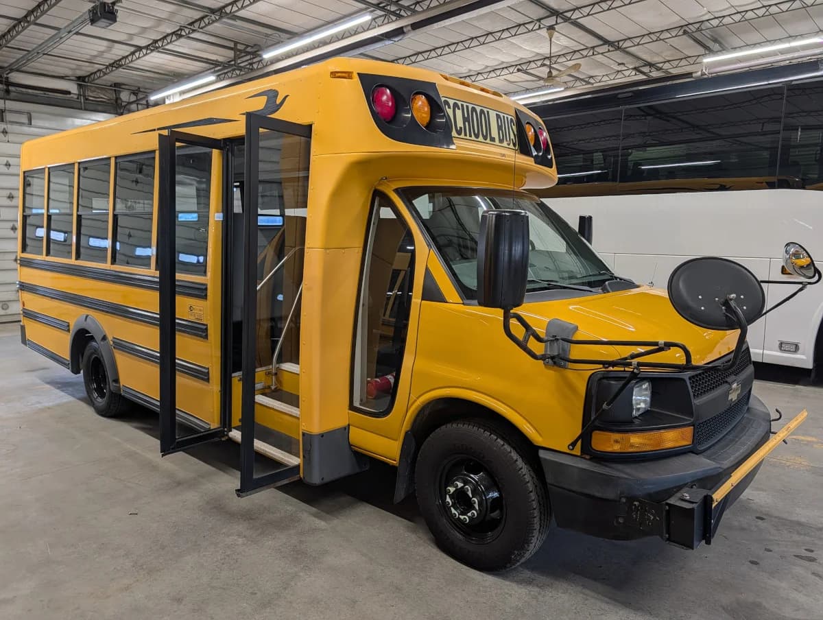 2013 Chevrolet MicroBird 28P AC - Thumbnail 2 2013 Chevrolet MicroBird 28P AC - Thumbnail 2