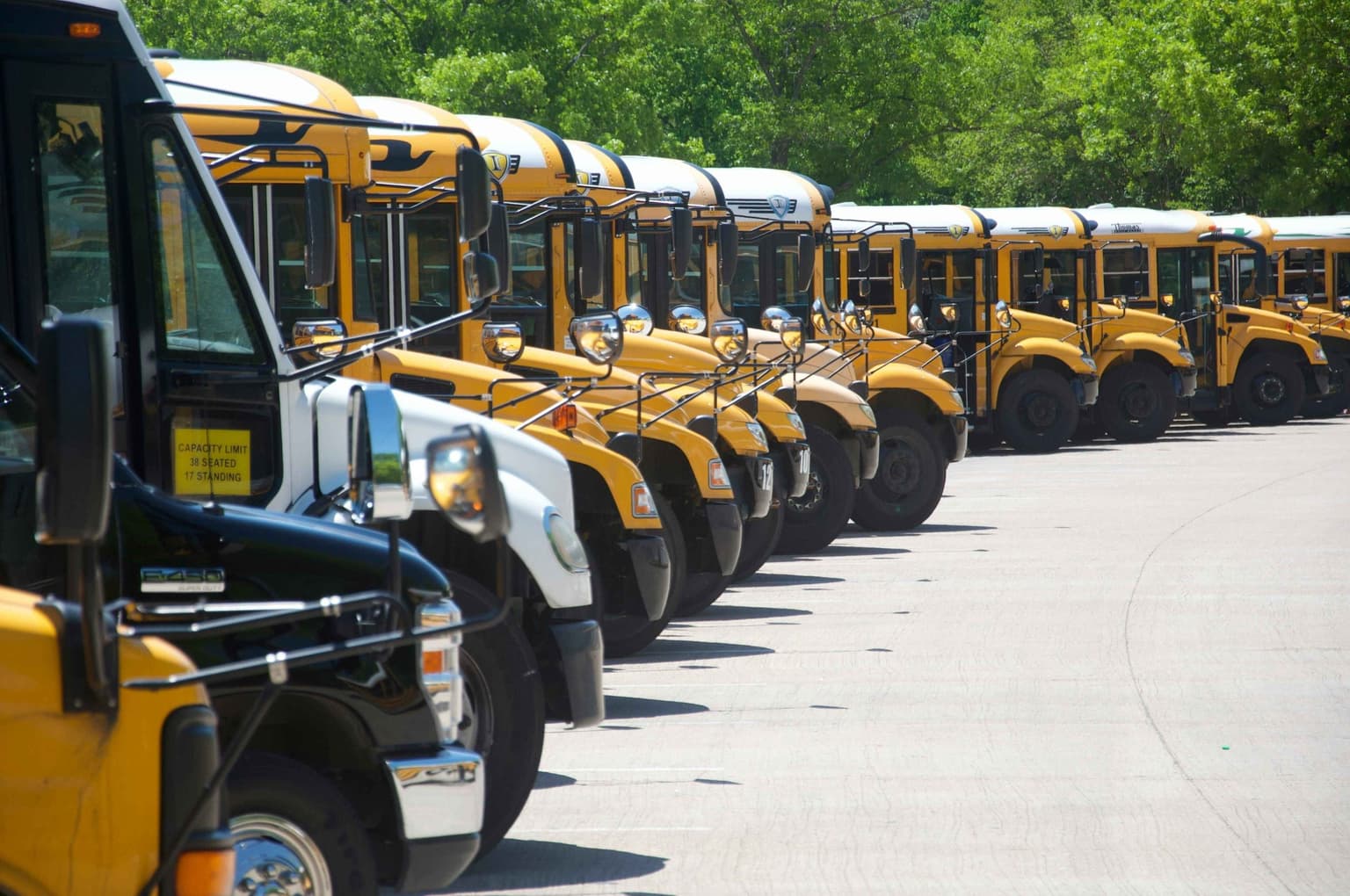 The Complete Bus Buying Guide: How to Choose the Right Bus for Your Organization